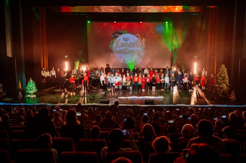 Zdjęcie: Świąteczny koncert Szkoły Muzycznej w Zawierciu