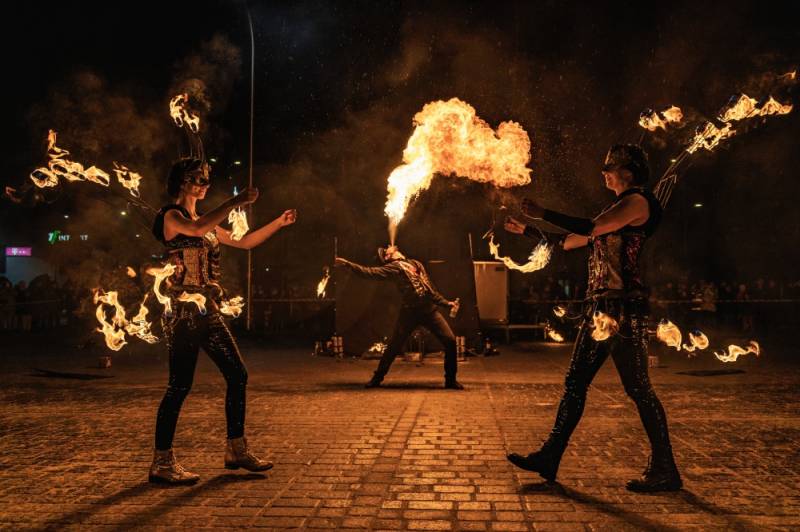 Zdjęcie: Sylwestrowy pokaz ognia Teatru Enigma