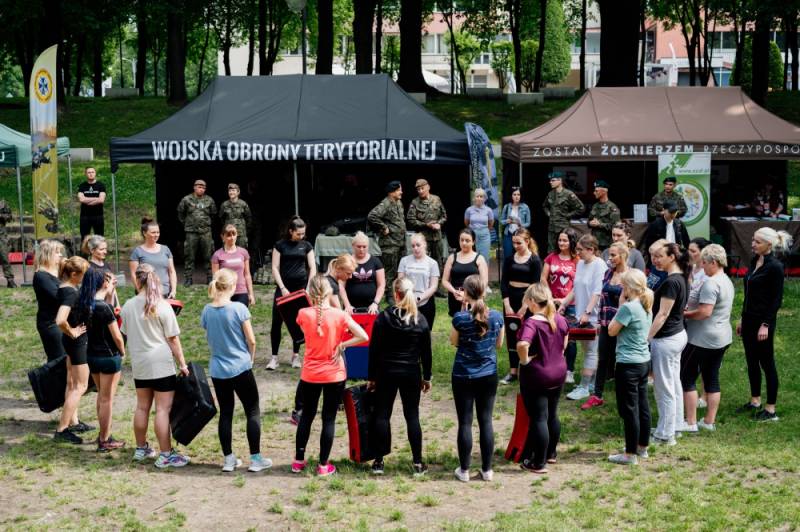 Zdjęcie: Wojskowy kurs samoobrony dla kobiet