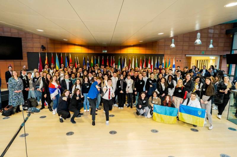Zdjęcie: Uczniowie z ZS im. X. Dunikowskiego na konferencji w ...